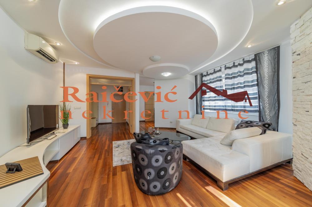 Glavna slika -Uzun Mirkova, Trosoban stan na prodaju, 98m2, 588.000€