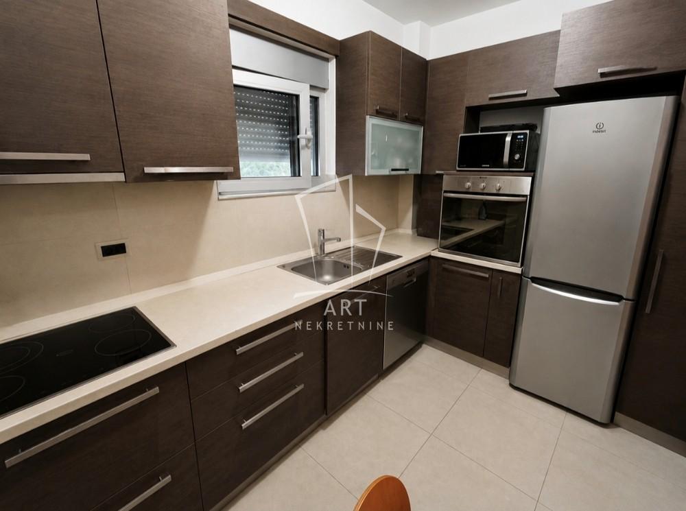 Slika 3 - 21. divizije, Četvorosoban stan za izdavanje, 101m2, 1.100€