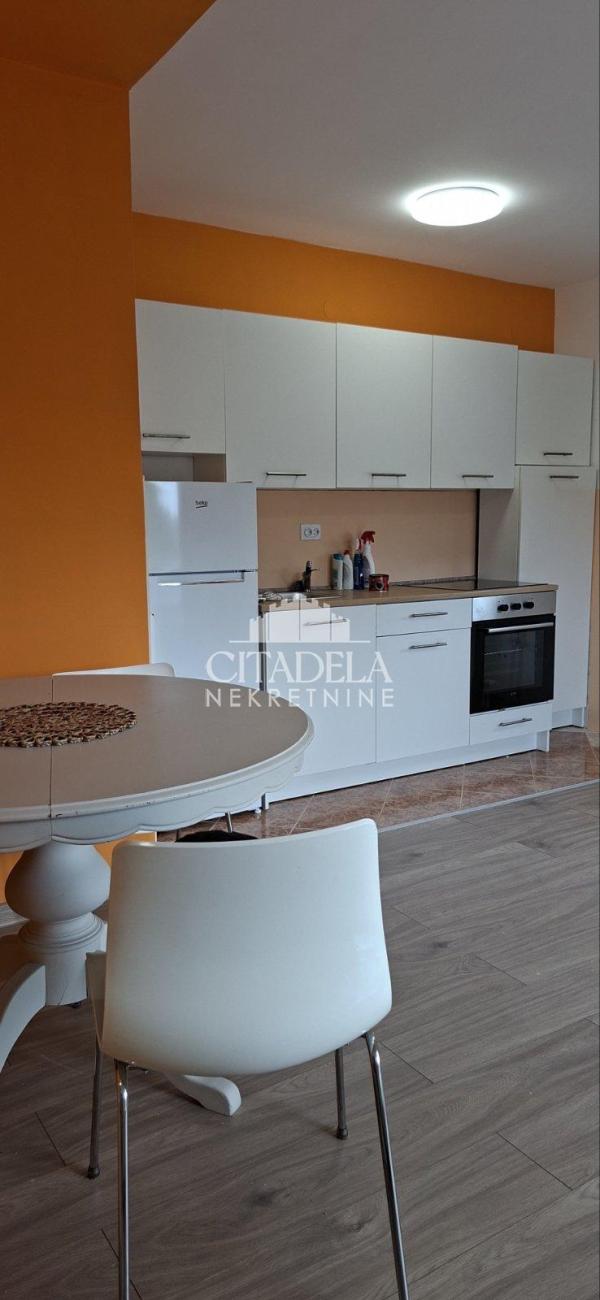 Slika 4 - Atika, Trosoban stan za izdavanje, 69m2, 500€