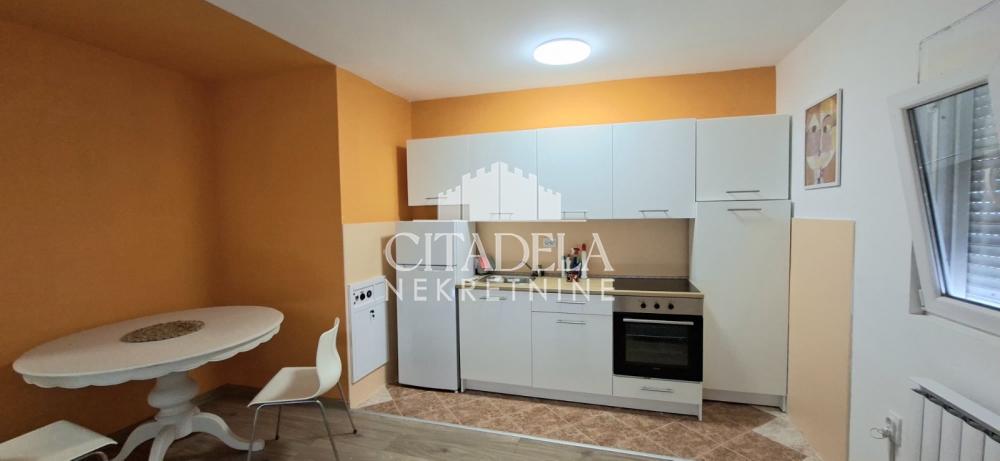 Slika 3 - Atika, Trosoban stan za izdavanje, 69m2, 500€