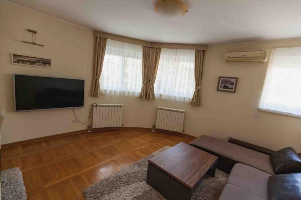 Slika 1 - Sazonova, Dvosoban stan za izdavanje, 47m2, 750€