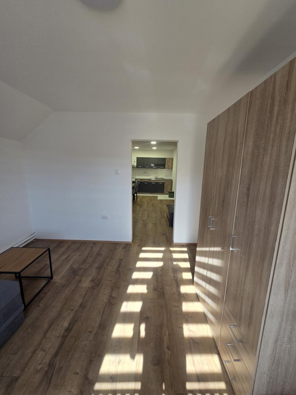Slika 5 - Prizrenska, Četvorosoban stan za izdavanje, 75m2, 650€