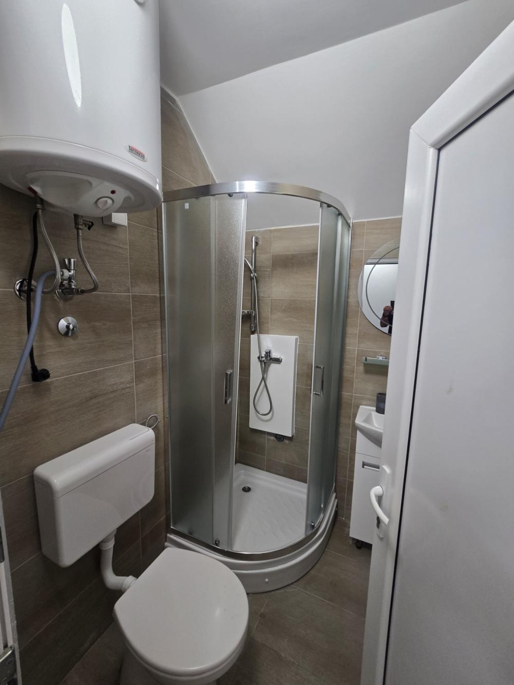 Slika 9 - Prizrenska, Četvorosoban stan za izdavanje, 75m2, 650€