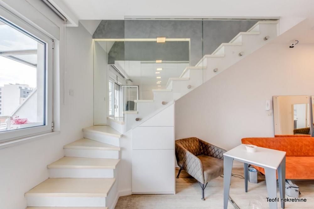 Slika 1 - Pećska, Petosoban stan na prodaju, 118m2, 349.000€