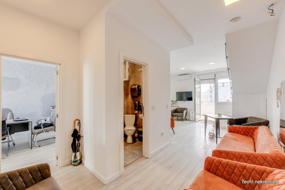 Slika 2 - Pećska, Petosoban stan na prodaju, 118m2, 349.000€