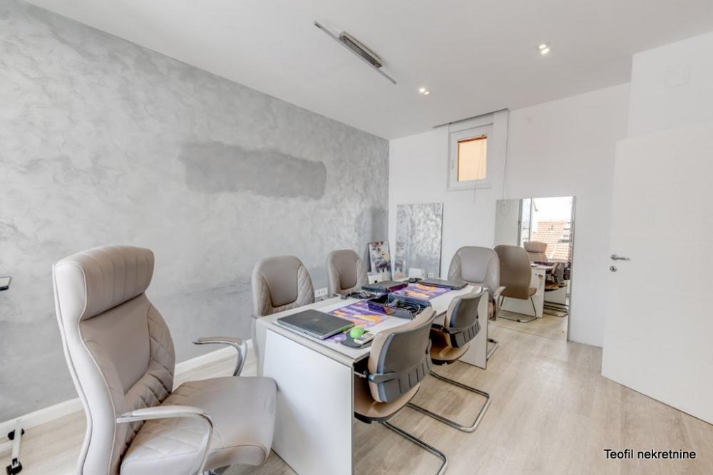 Slika 4 - Pećska, Petosoban stan na prodaju, 118m2, 349.000€