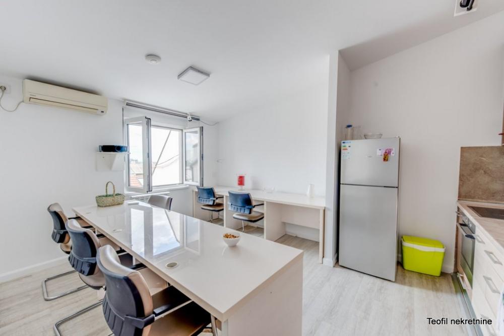 Slika 6 - Pećska, Petosoban stan na prodaju, 118m2, 349.000€