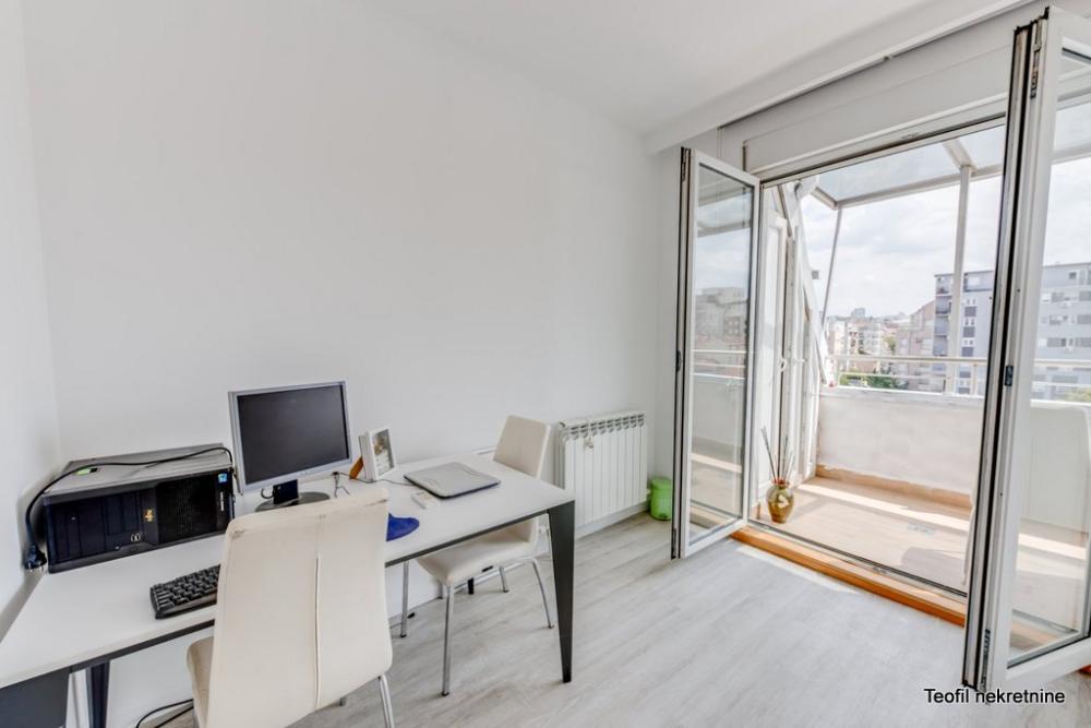 Slika 7 - Pećska, Petosoban stan na prodaju, 118m2, 349.000€
