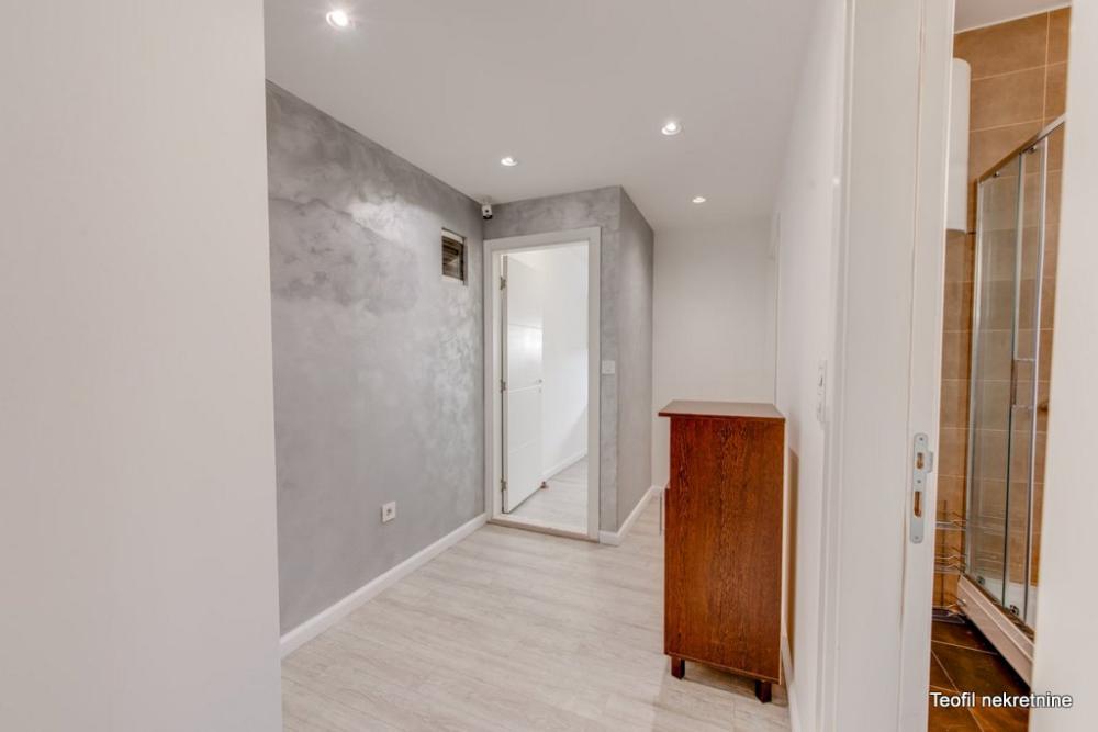 Slika 9 - Pećska, Petosoban stan na prodaju, 118m2, 349.000€
