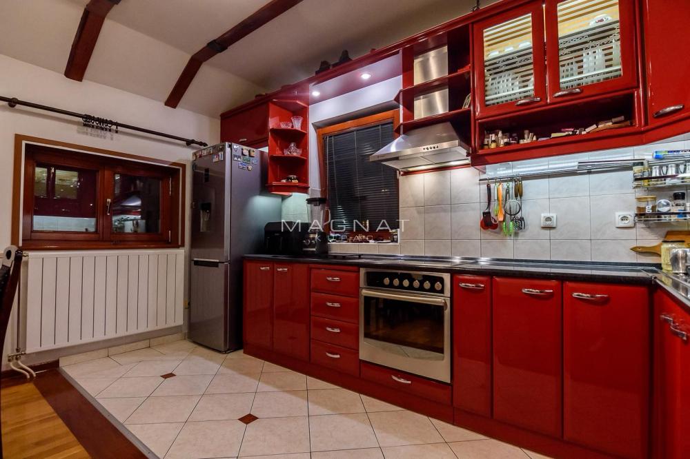 Slika 1 - Šantićeva, Četvorosoban stan na prodaju, 105m2, 395.000€