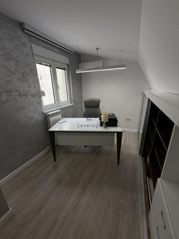 Slika 8 - Pećska, Petosoban stan na prodaju, 118m2, 349.000€