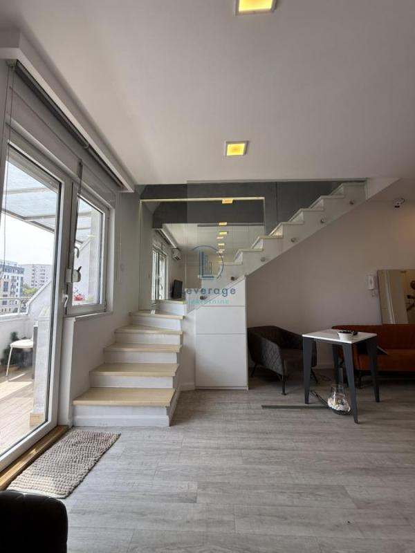 Slika 2 - Pećska, Petosoban stan na prodaju, 118m2, 349.000€