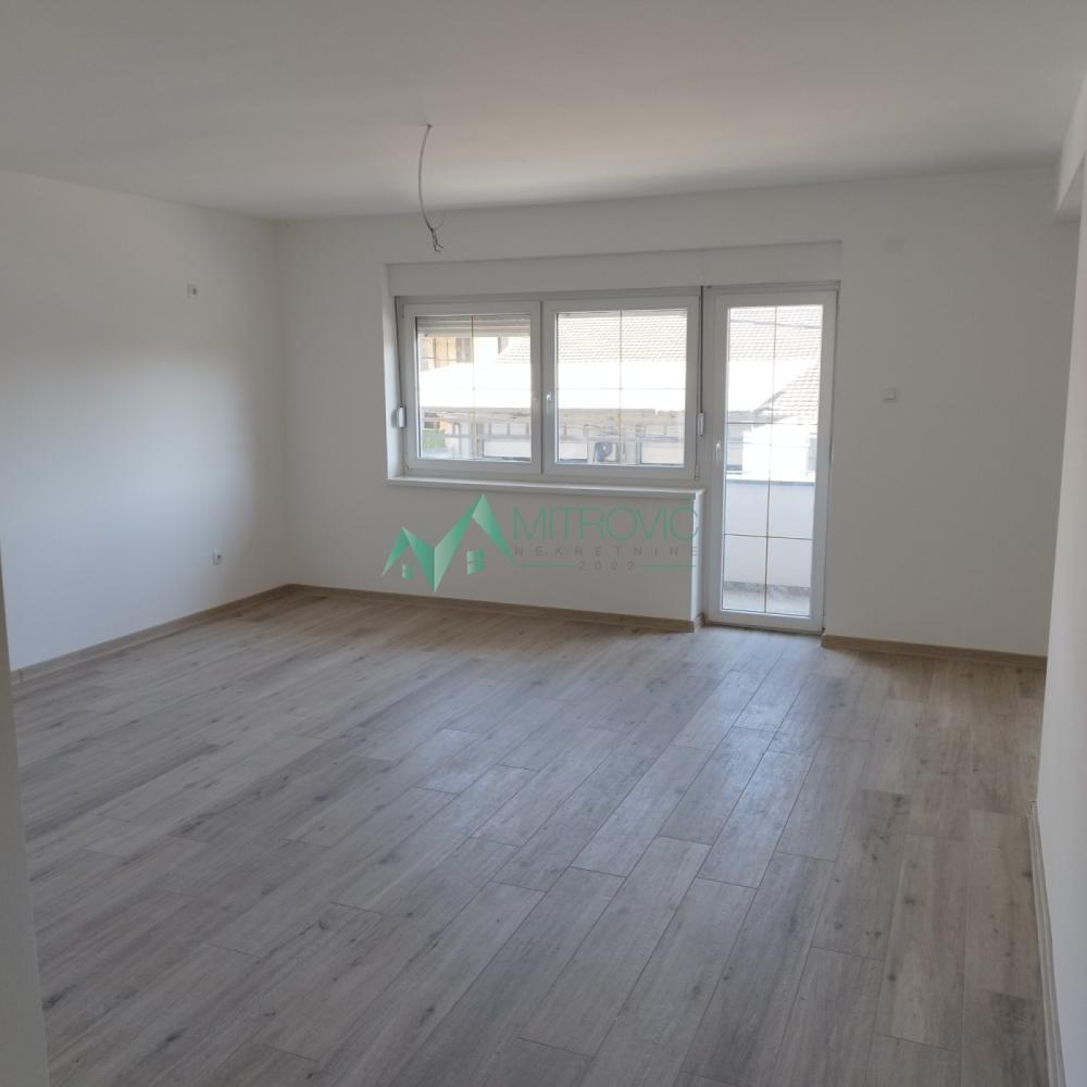 Glavna slika -Šestosoban stan na prodaju, 137m2, 234.070€