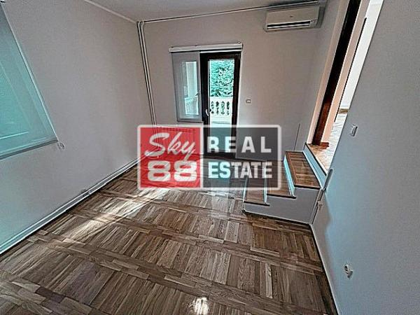 Slika 9 - Petosoban stan za izdavanje, 210m2, 2.350€