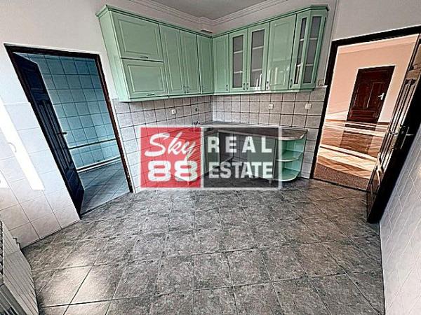 Slika 3 - Petosoban stan za izdavanje, 210m2, 2.350€