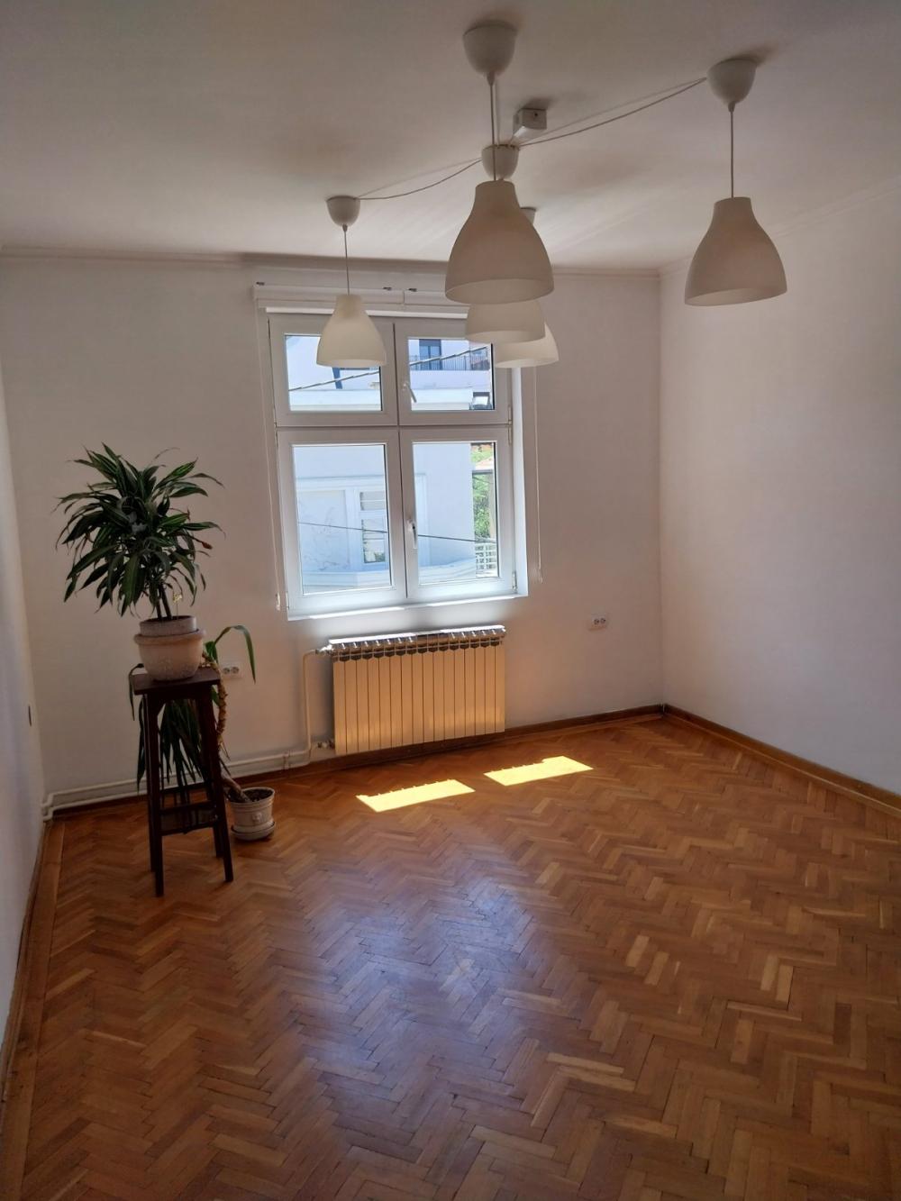 Slika 7 - Đorđa Vajferta, Trosoban stan za izdavanje, 130m2, 1.300€