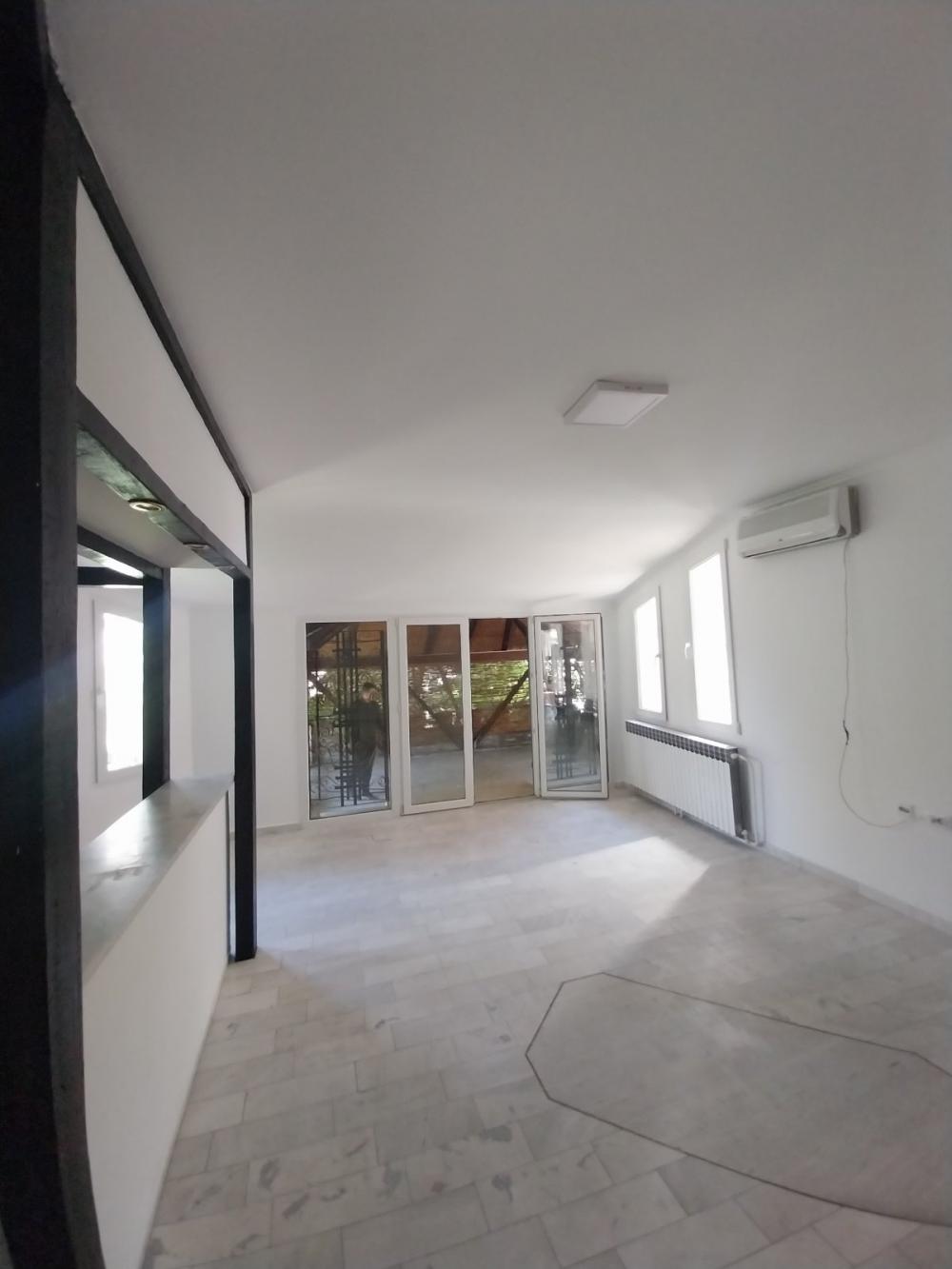 Slika 3 - Đorđa Vajferta, Trosoban stan za izdavanje, 130m2, 1.300€