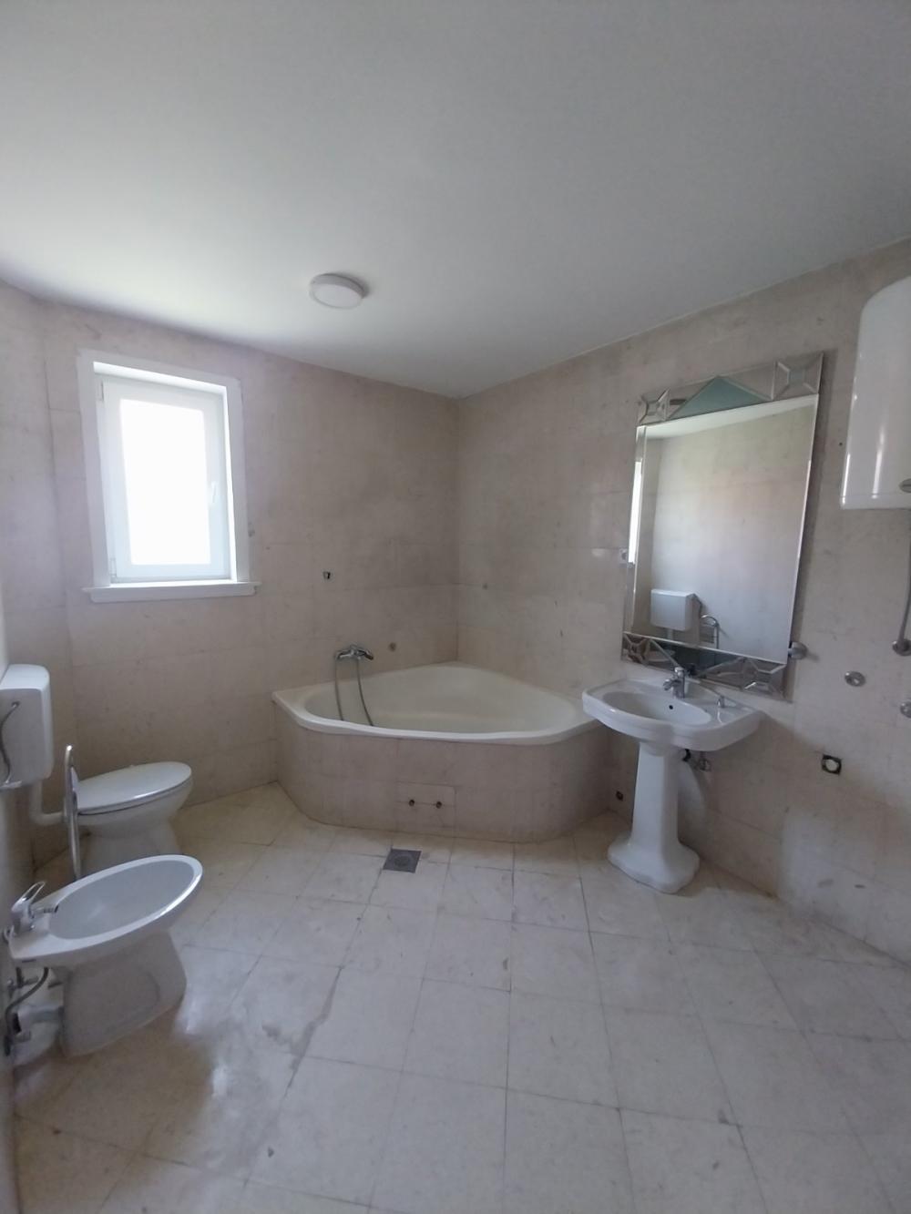 Slika 9 - Đorđa Vajferta, Trosoban stan za izdavanje, 130m2, 1.300€