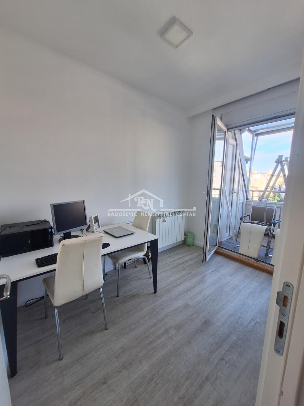 Slika 4 - Pećska, Četvoroiposoban stan na prodaju, 118m2, 349.000€