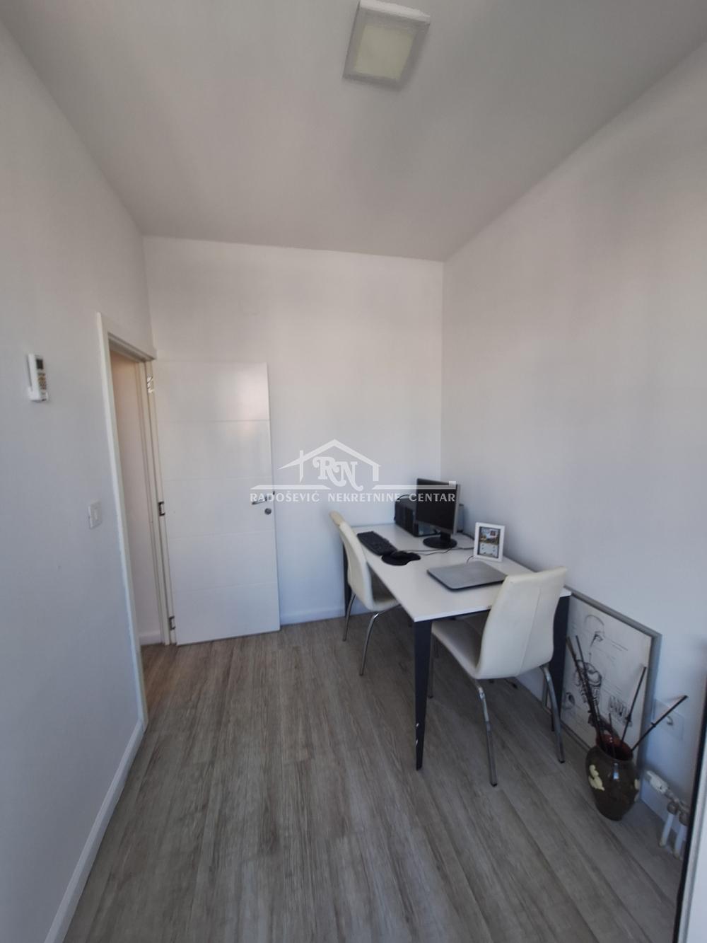 Slika 5 - Pećska, Četvoroiposoban stan na prodaju, 118m2, 349.000€