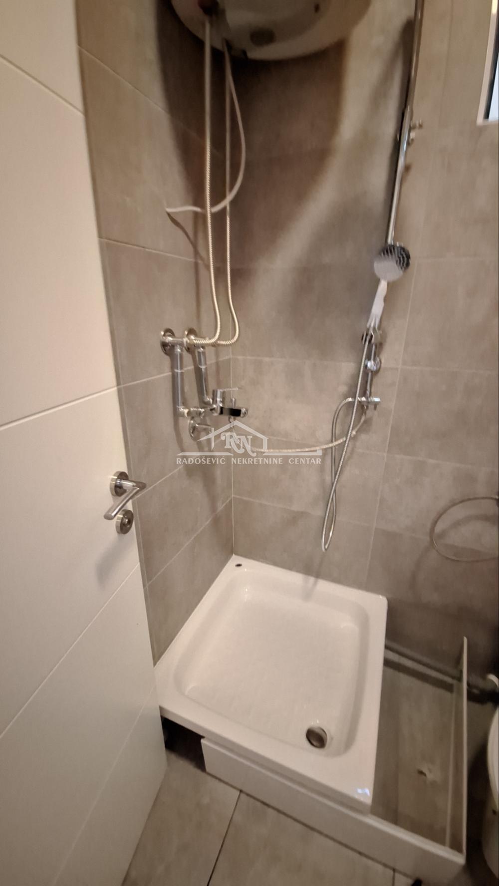 Slika 6 - Pećska, Četvoroiposoban stan na prodaju, 118m2, 349.000€