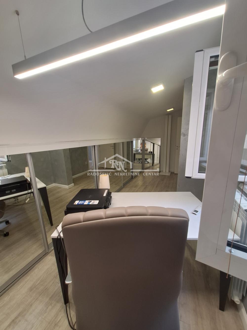 Slika 7 - Pećska, Četvoroiposoban stan na prodaju, 118m2, 349.000€