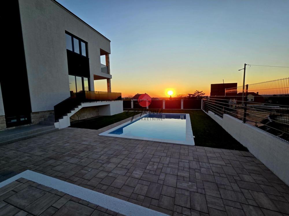Glavna slika -Braće Stošić,  Kuća na prodaju, 300m2, 550.000€