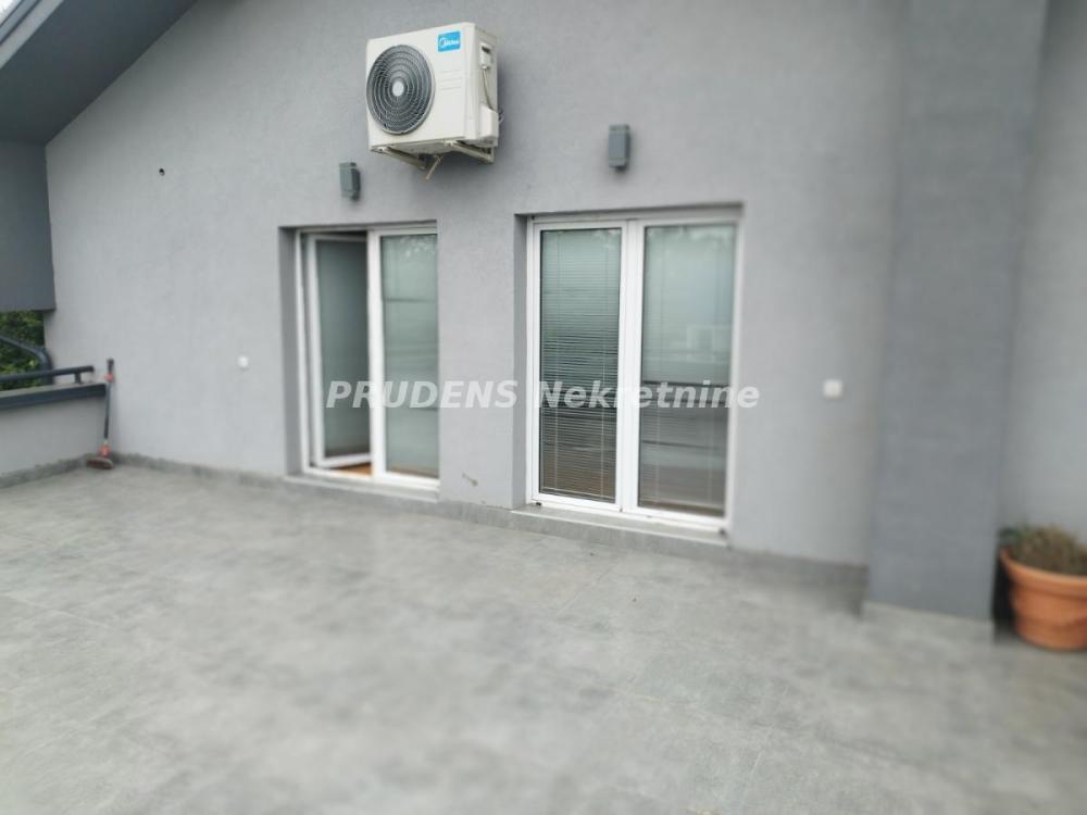 Slika 11 - Vojvođanska,  Lokal za izdavanje, 100m2, 1.000€