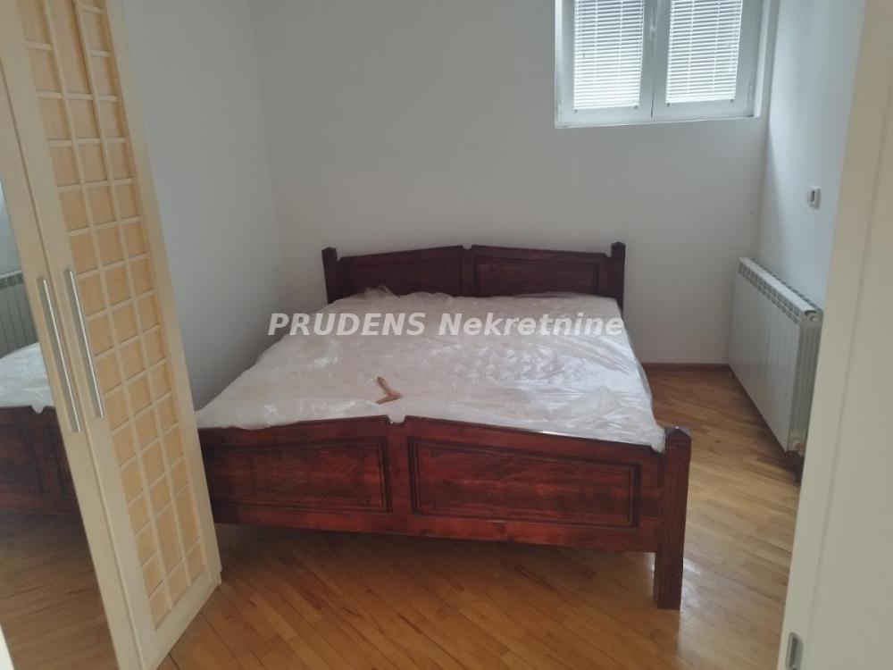 Slika 3 - Vojvođanska,  Lokal za izdavanje, 100m2, 1.000€