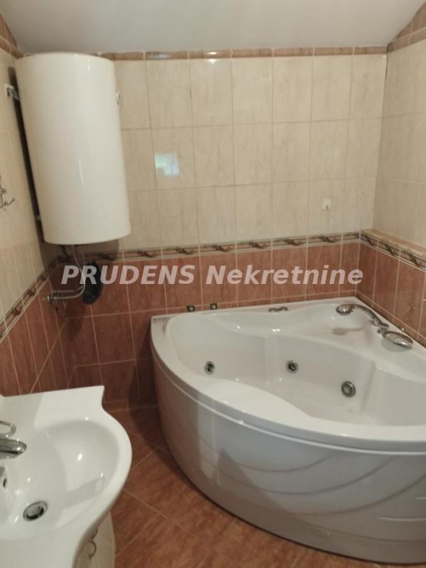 Slika 5 - Vojvođanska,  Lokal za izdavanje, 100m2, 1.000€