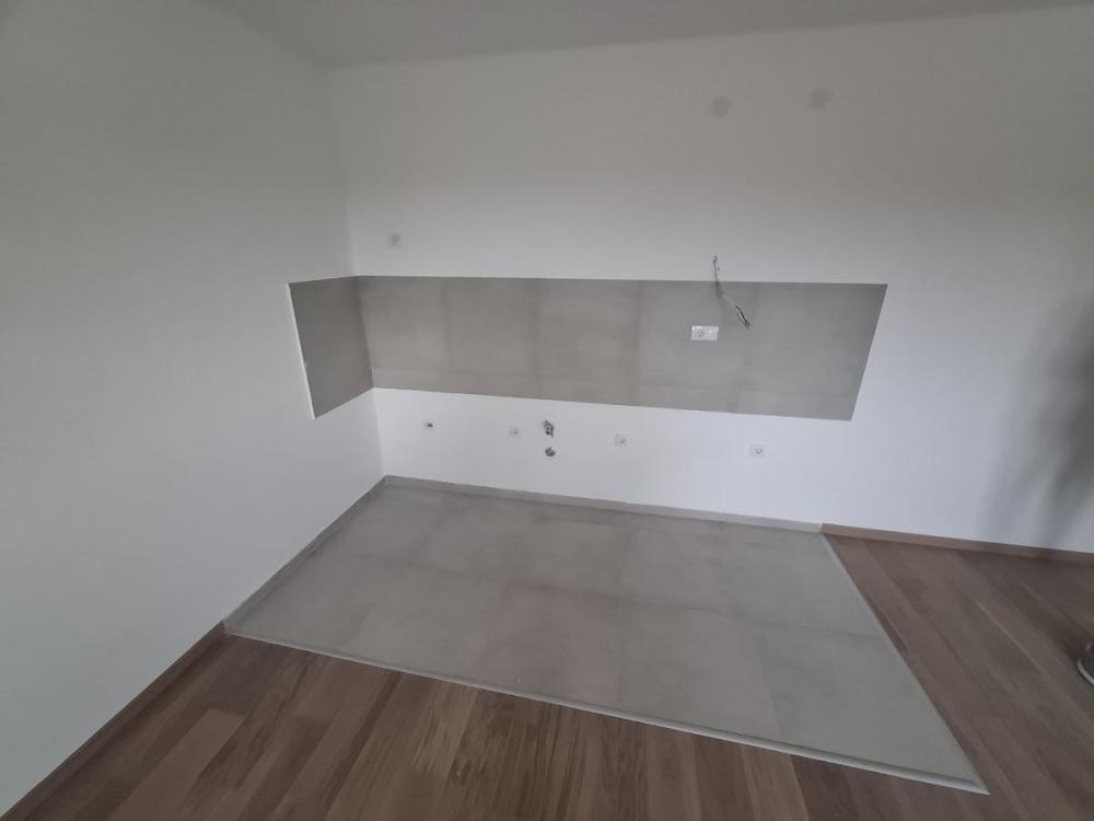 Slika 3 - Dvoiposoban stan na prodaju, 58m2, 167.500€