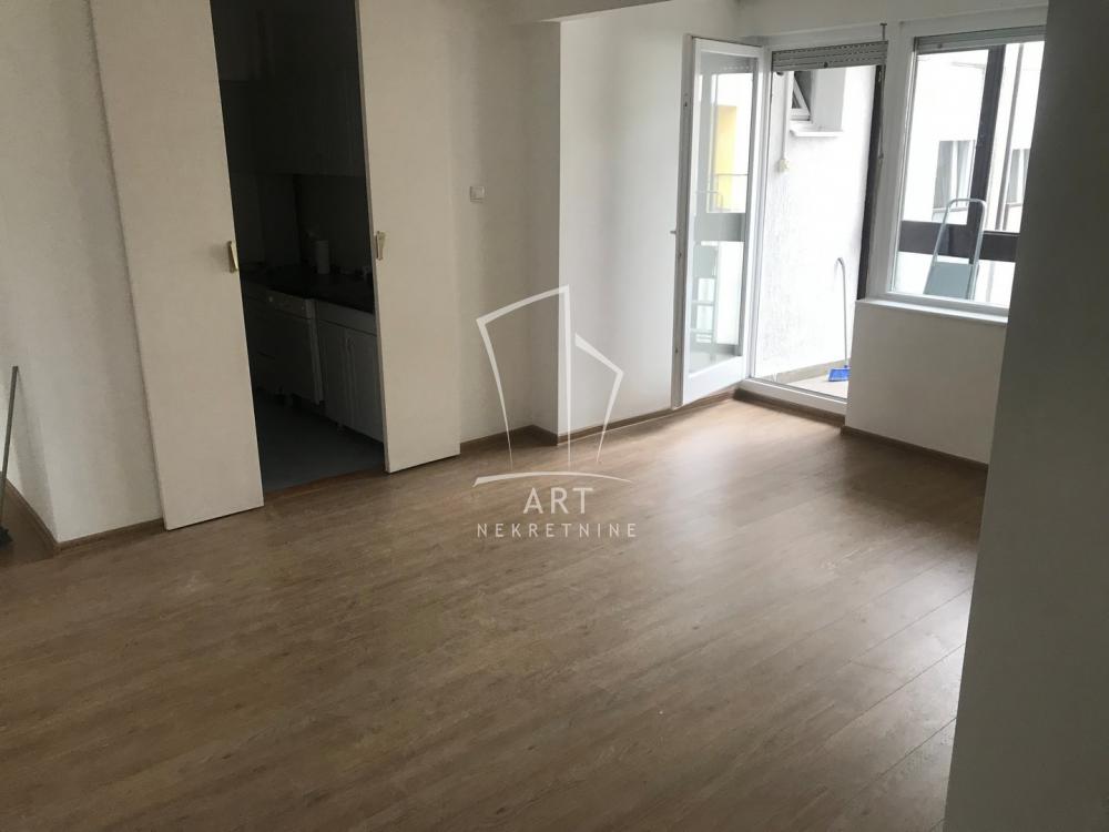 Slika 4 - Dobračina, Troiposoban stan za izdavanje, 90m2, 1.200€