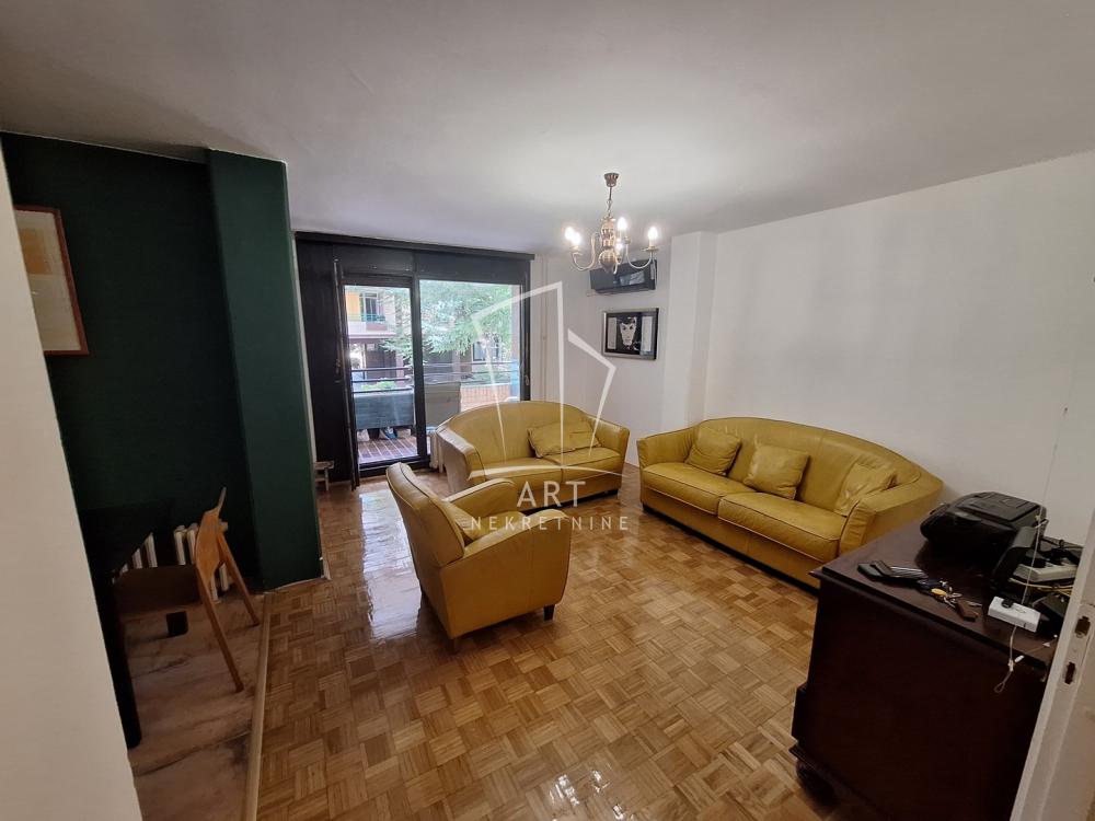 Slika 1 - Vinogradski Venac, Trosoban stan za izdavanje, 64m2, 600€