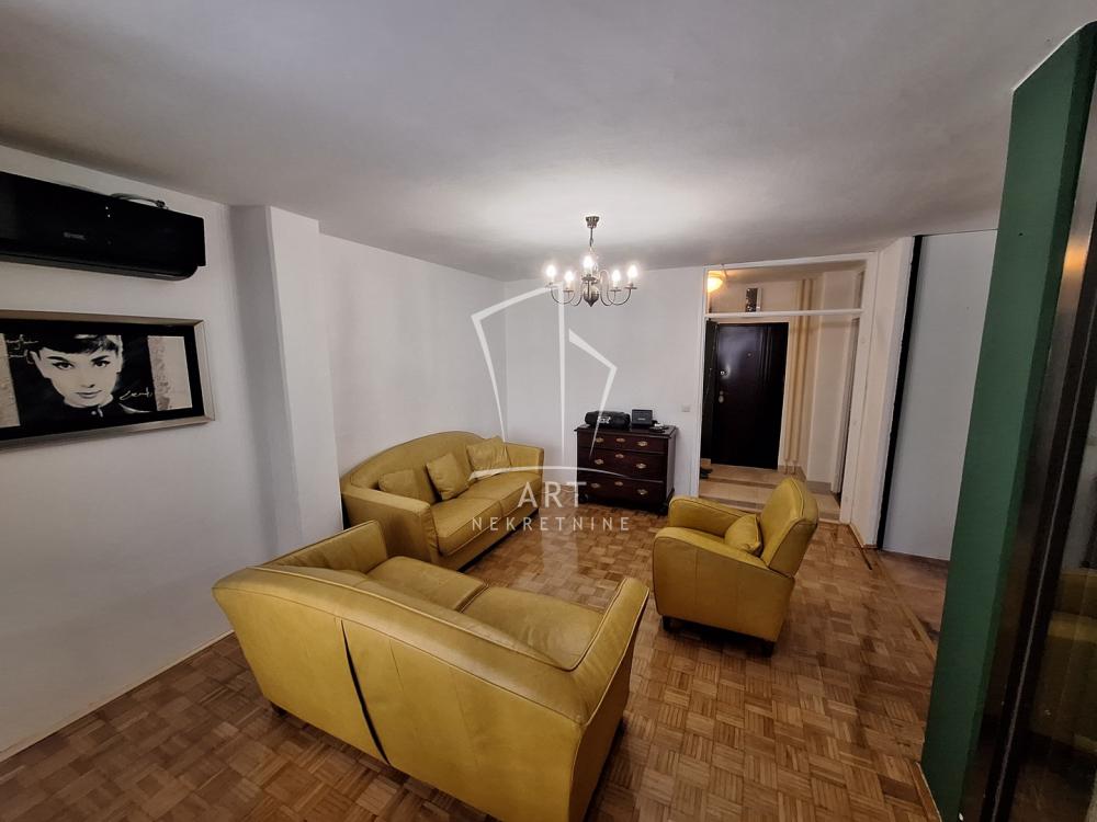 Slika 2 - Vinogradski Venac, Trosoban stan za izdavanje, 64m2, 600€