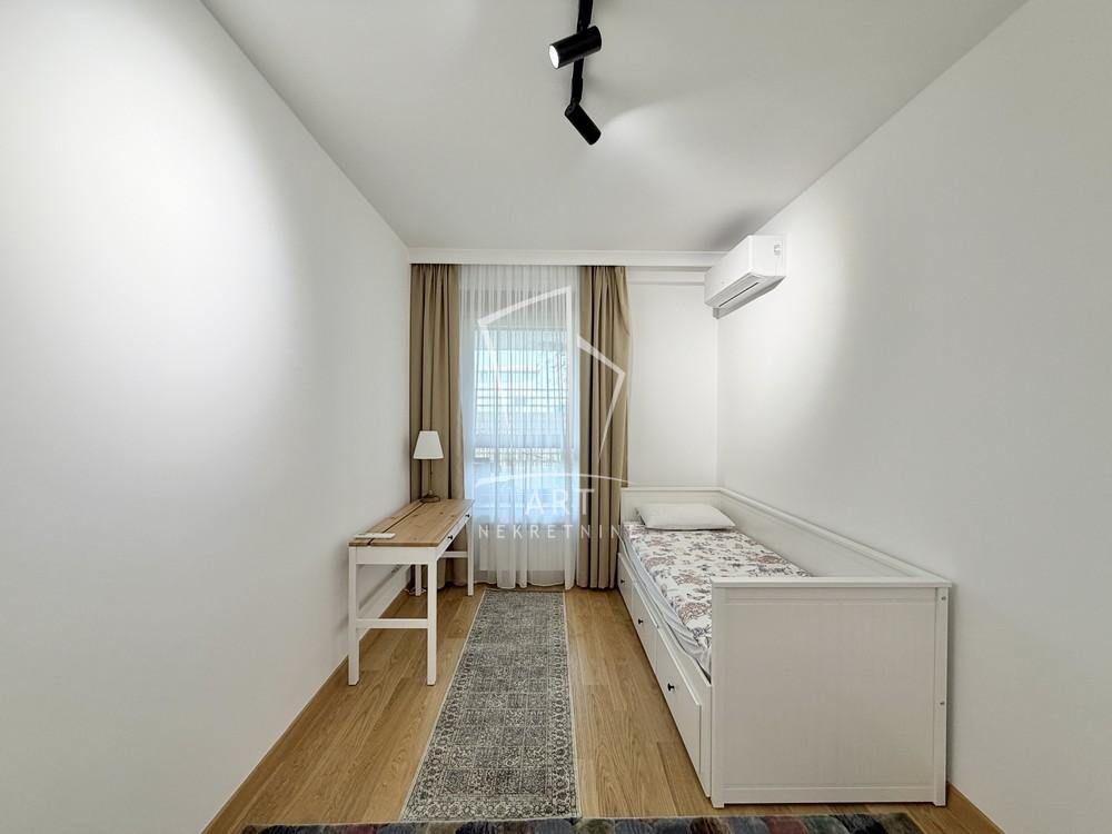 Slika 10 - Tadije Sondermajera, Trosoban stan za izdavanje, 130m2, 2.200€