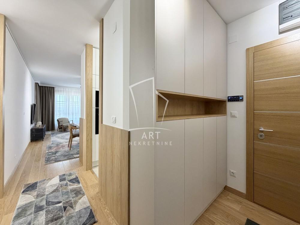 Slika 11 - Tadije Sondermajera, Trosoban stan za izdavanje, 130m2, 2.200€