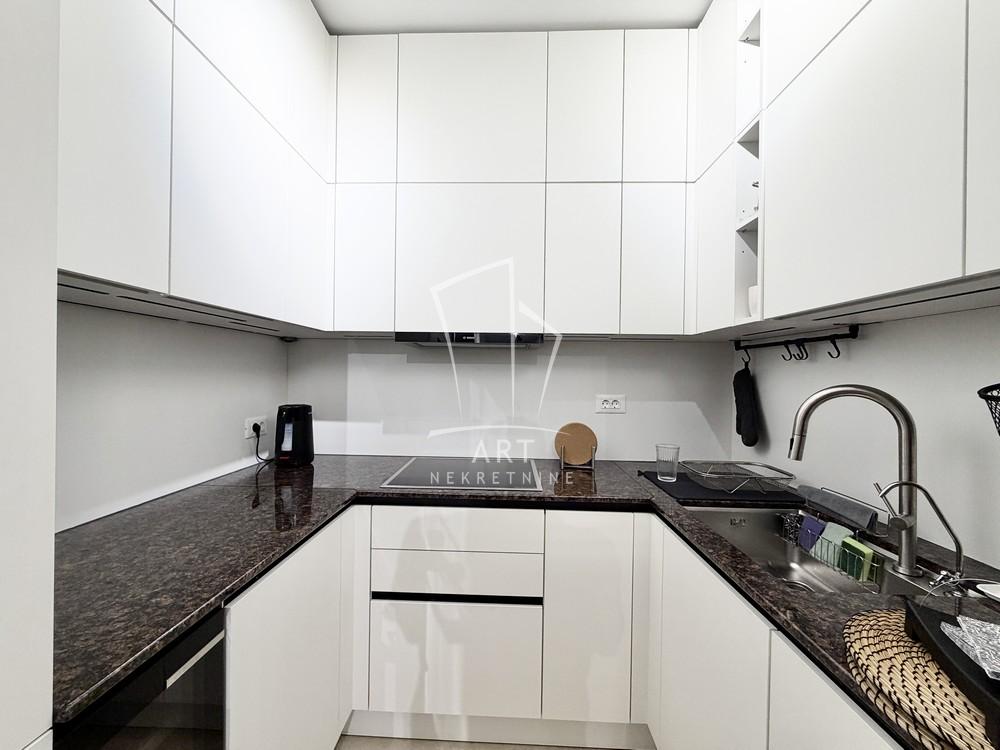 Slika 4 - Tadije Sondermajera, Trosoban stan za izdavanje, 130m2, 2.200€