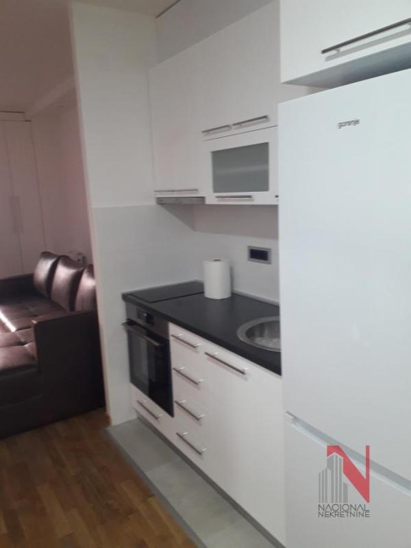 Slika 1 - OLGE PETROV, Jednosoban stan za izdavanje, 26m2, 250€