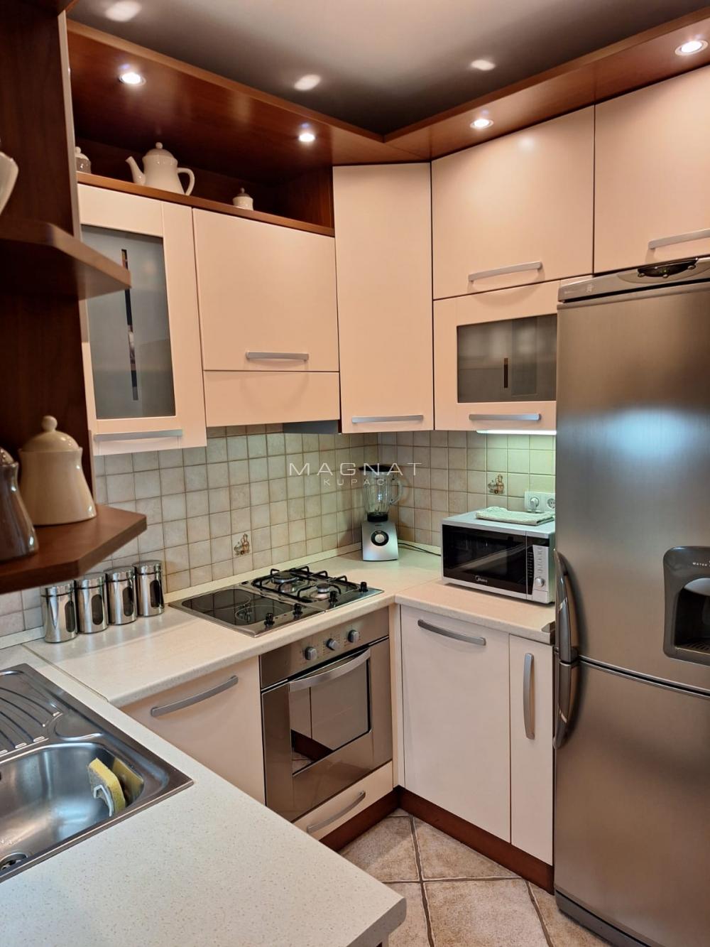 Slika 4 - Todora Dukina, Trosoban stan za izdavanje, 99m2, 1.050€