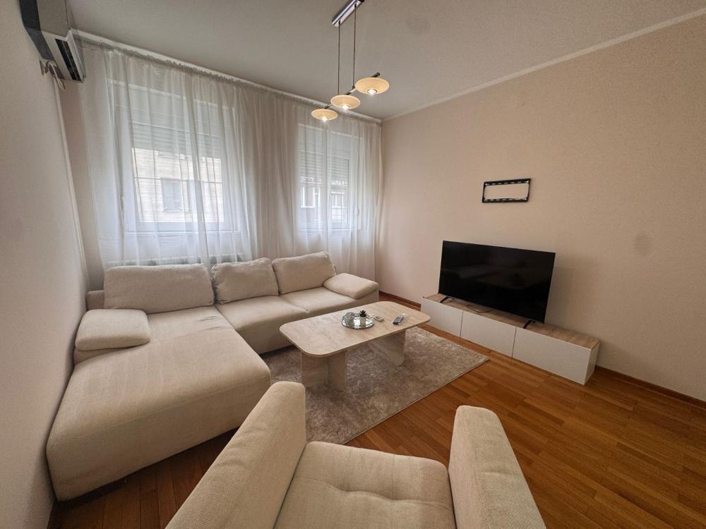 Glavna slika -Kruševačka, Trosoban stan za izdavanje, 67m2, 800€