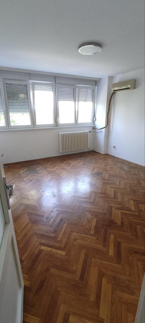 Slika 1 - Pariske komune, Jednosoban stan za izdavanje, 32m2, 450€