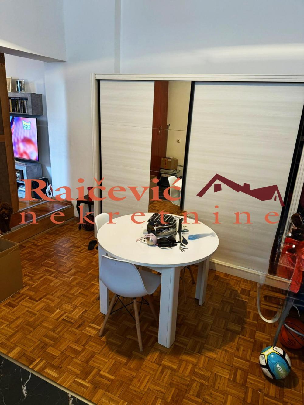 Slika 2 - Cara Dusana, Trosoban stan na prodaju, 66m2, 225.000€