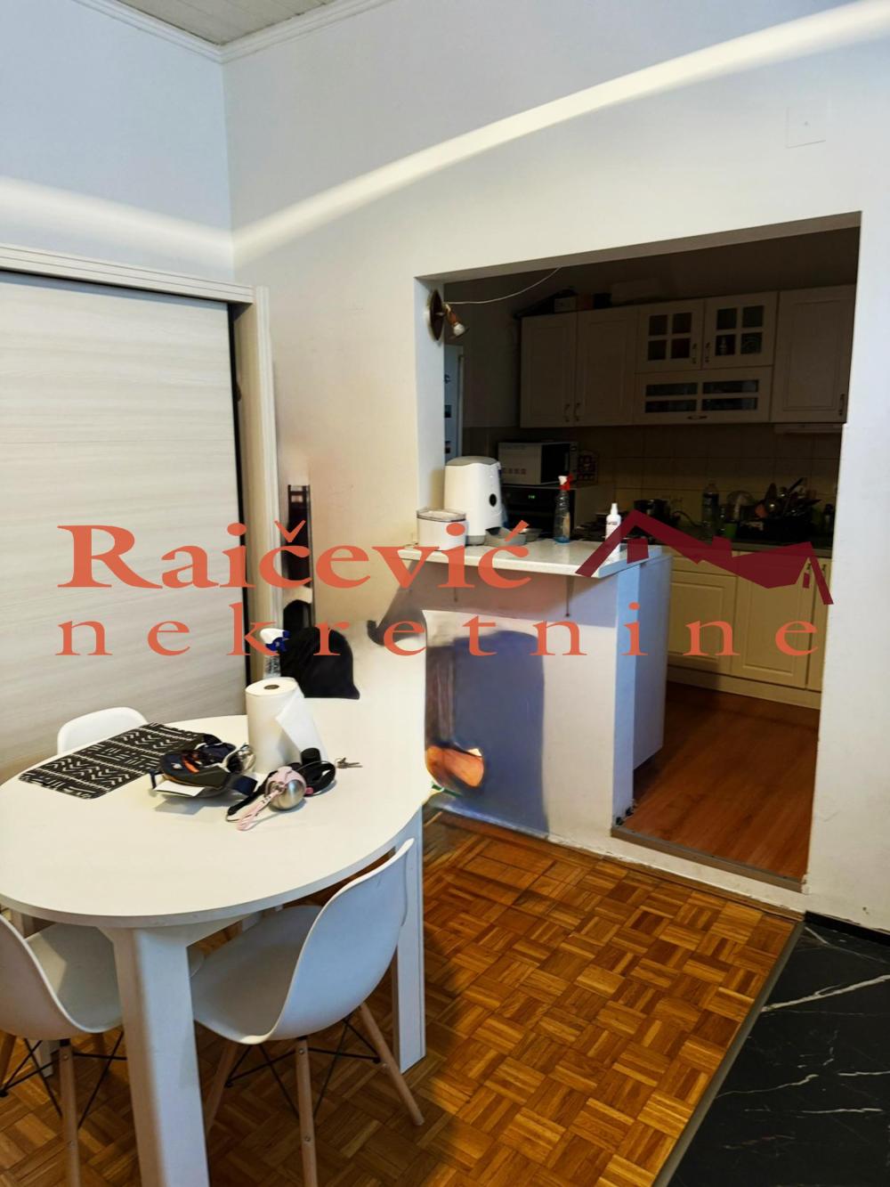 Slika 3 - Cara Dusana, Trosoban stan na prodaju, 66m2, 225.000€