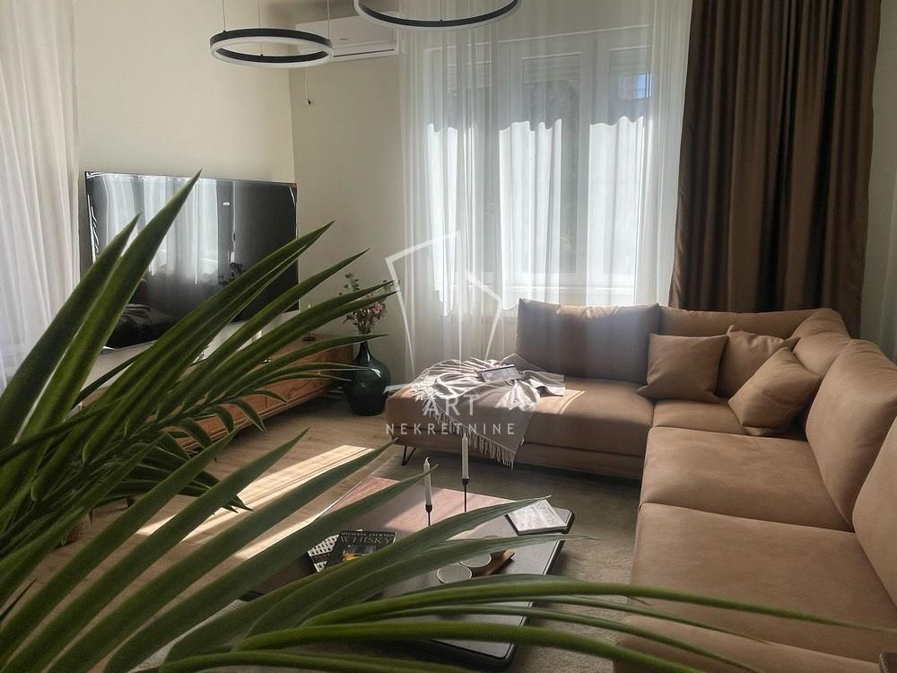 Slika 1 - Albanske spomenice, Dvosoban stan za izdavanje, 65m2, 700€