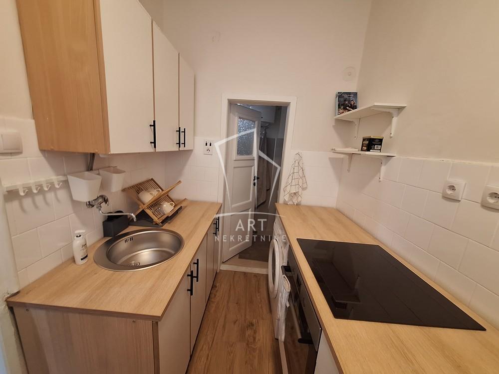 Slika 9 - Albanske spomenice, Dvosoban stan za izdavanje, 65m2, 700€