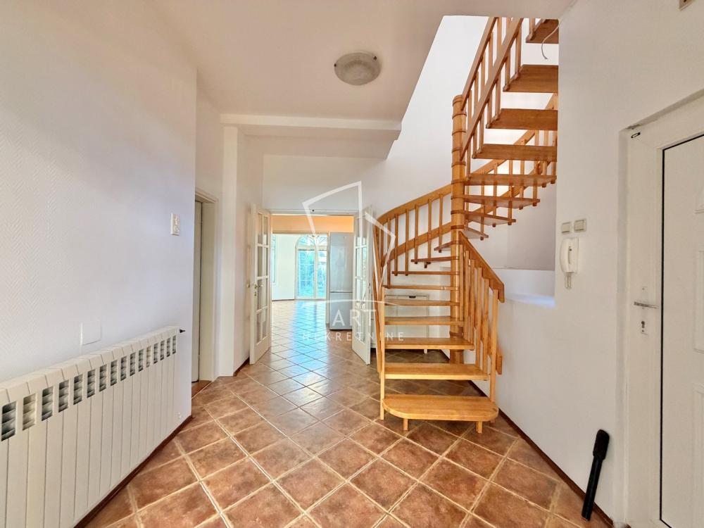 Slika 8 - Rožajska,  Kuća za izdavanje, 85m2, 3.000€