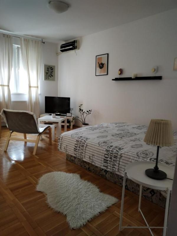 Slika 1 - Jednosoban stan za izdavanje, 28m2, 300€