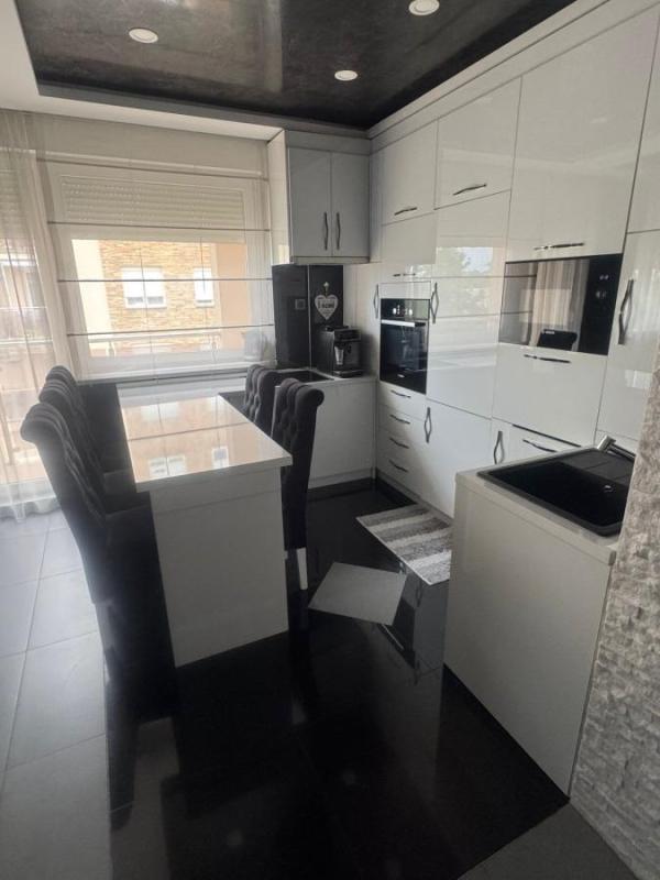 Slika 1 - Četvorosoban stan na prodaju, 78m2, 229.000€