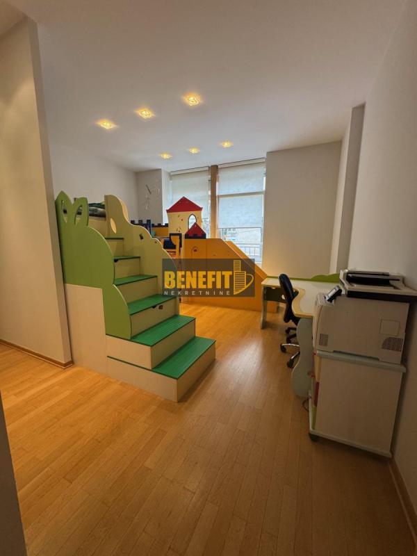 Slika 11 - Trosoban stan za izdavanje, 131m2, 1.800€