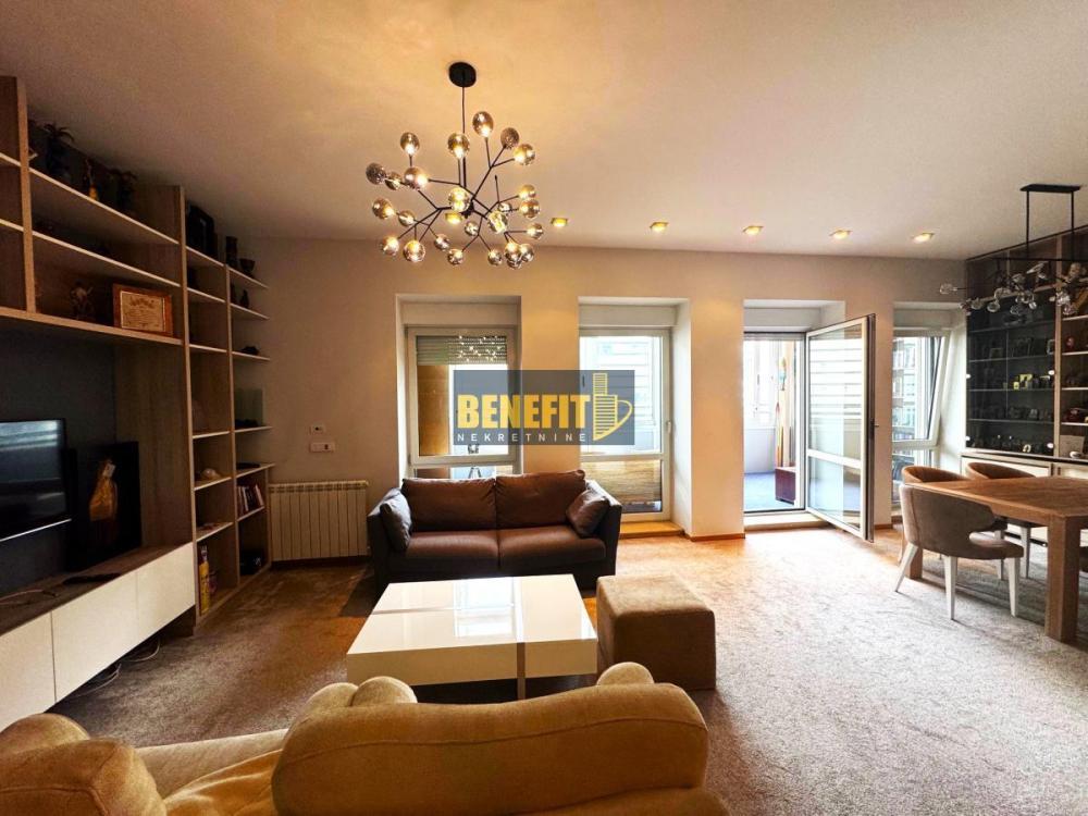 Glavna slika -Trosoban stan za izdavanje, 131m2, 1.800€